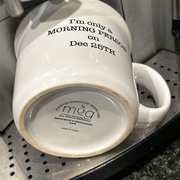 I’m only a morning person on December 25 ceramic Christmas coffee mug funny - Picture 3 of 4